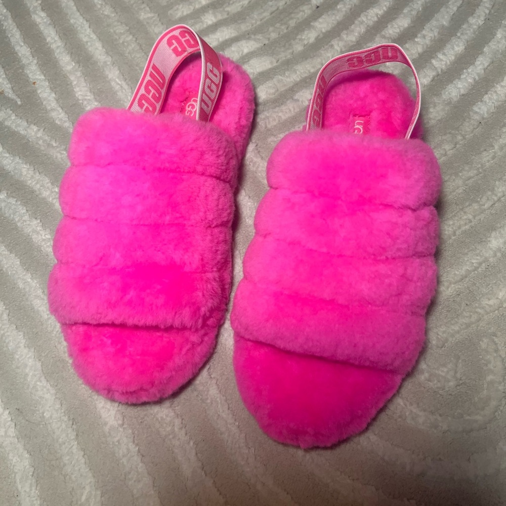 Pink fluff yeah slides by ugg size 10